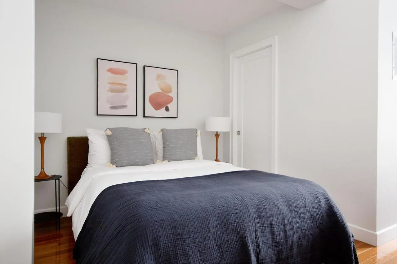 Apartment Sutton Place Studio W Doorman Nr Sutton Park Nyc-1140 New York United States